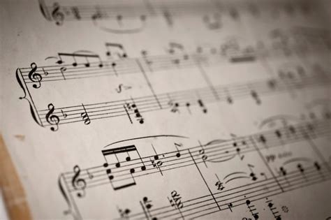 How Many Music Notes Are There: An Insightful Journey into the Infinitude of Music