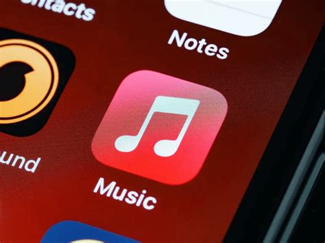 how much data does apple music use and what is the impact of streaming services on our digital footprint?